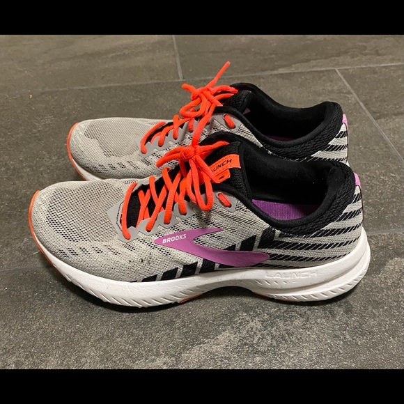 Brooks Launch 6, size 7 - Picture 3 of 7